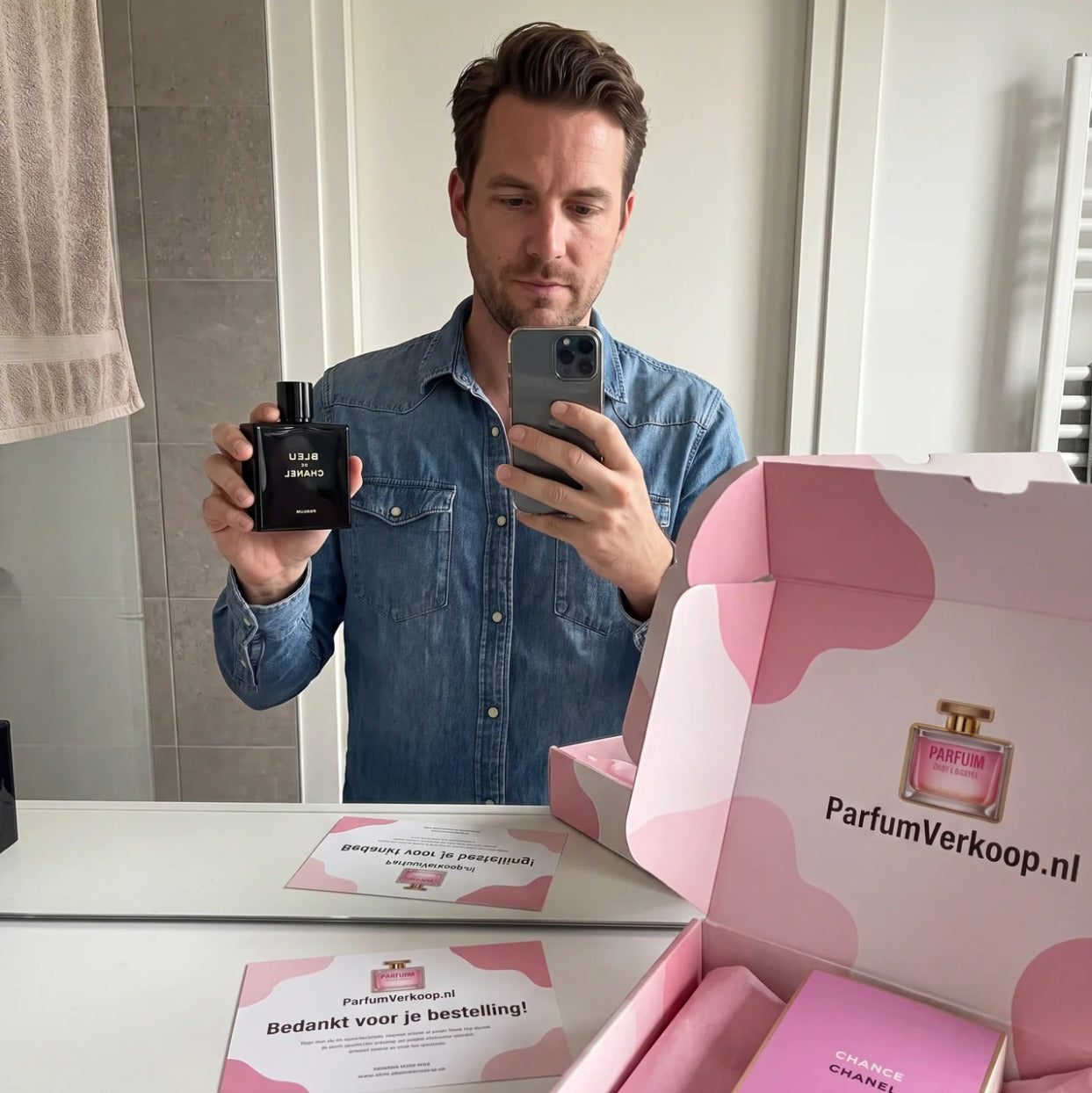 Mark uit Utrecht met Bleu de Chanel en de cadeauverpakking
